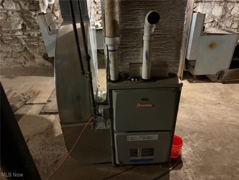 47 W Main Street Geneva OH 44041