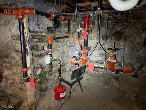 47 W Main Street Geneva OH 44041