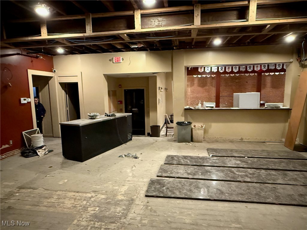 47 W Main Street Geneva OH 44041