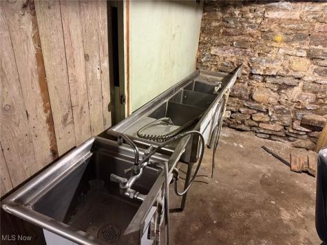 47 W Main Street Geneva OH 44041