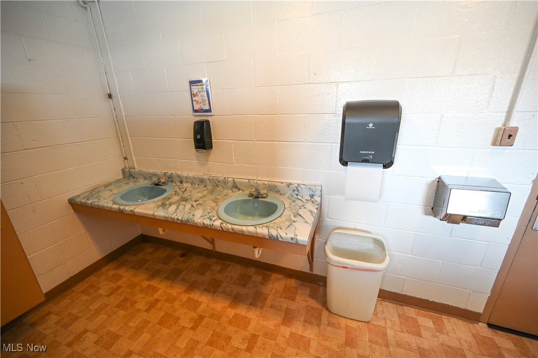 16088 Oh-170 Calcutta OH 43920