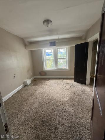 976 E 70th Street Cleveland OH 44103