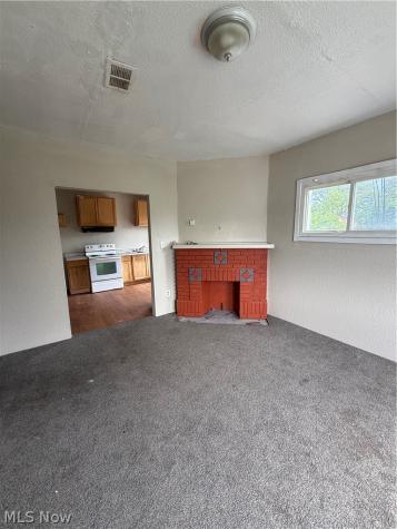 976 E 70th Street Cleveland OH 44103