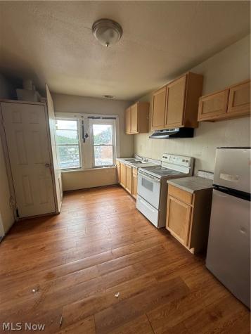 976 E 70th Street Cleveland OH 44103