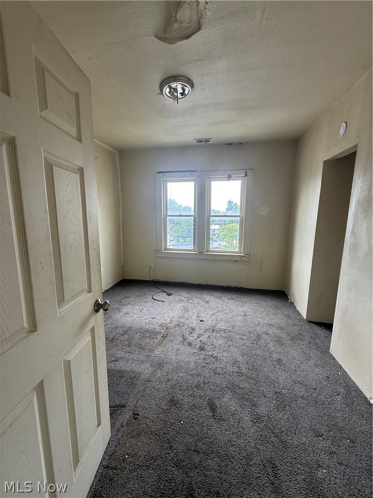 976 E 70th Street Cleveland OH 44103