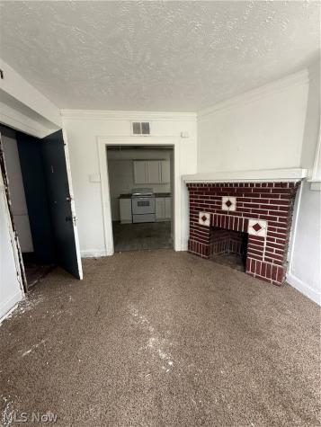 976 E 70th Street Cleveland OH 44103