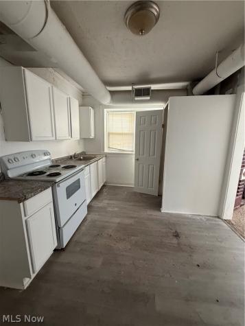 976 E 70th Street Cleveland OH 44103