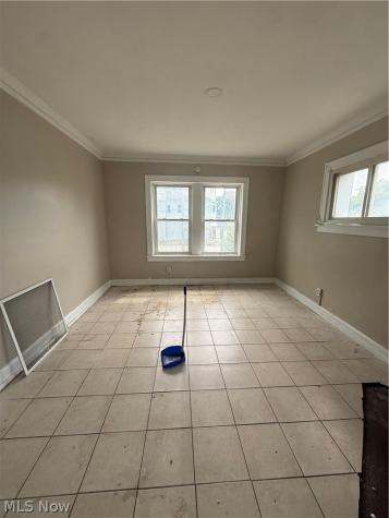 976 E 70th Street Cleveland OH 44103
