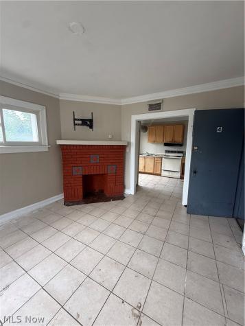 976 E 70th Street Cleveland OH 44103