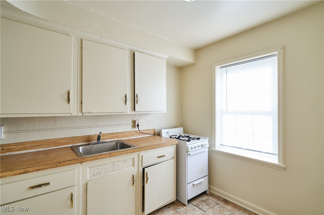 1581-1589 Coventry Road East Cleveland OH 44118