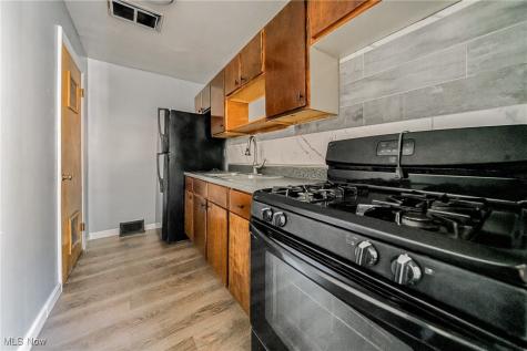 15978 Nelacrest Road East Cleveland OH 44112