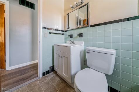 15978 Nelacrest Road East Cleveland OH 44112