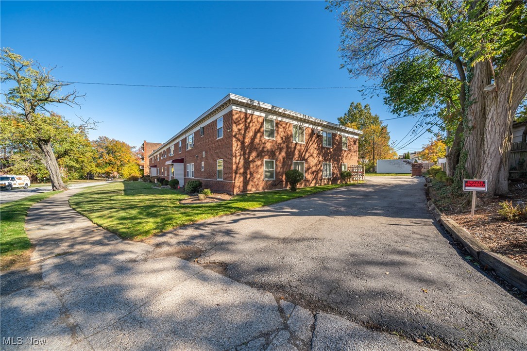 15978 Nelacrest Road East Cleveland OH 44112