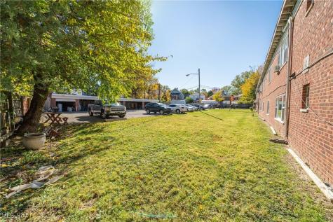 15978 Nelacrest Road East Cleveland OH 44112