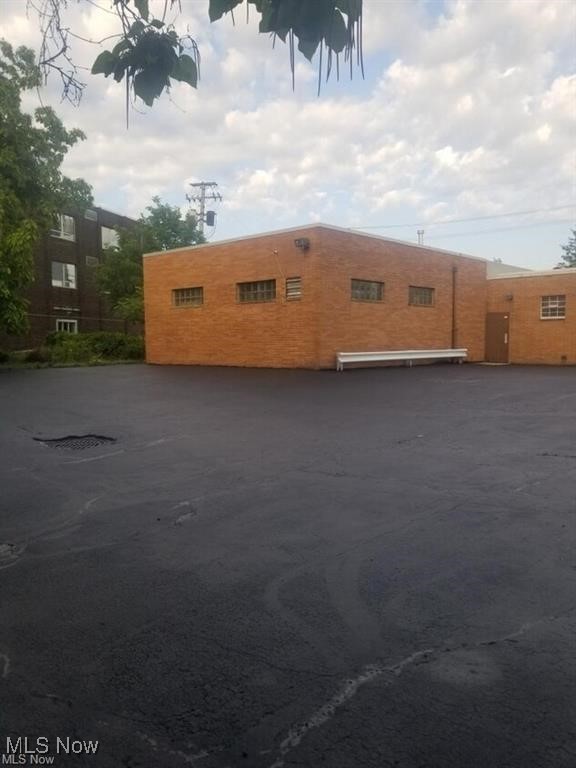 5522 Pearl Road Parma OH 44129