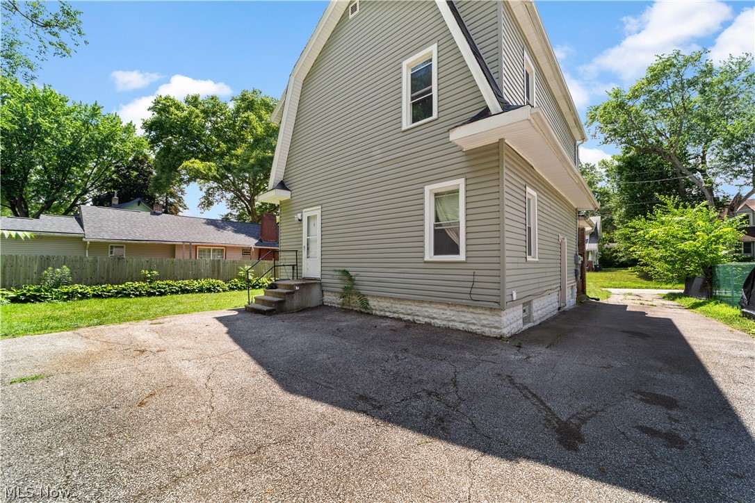 203 Crosby Akron OH 44303