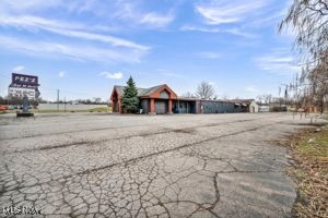 5348 E Lake Road Sheffield Lake OH 44054