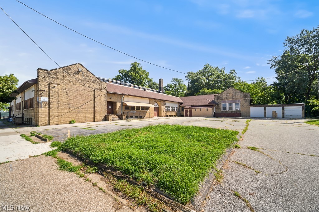 799 E 82nd Street Cleveland OH 44103