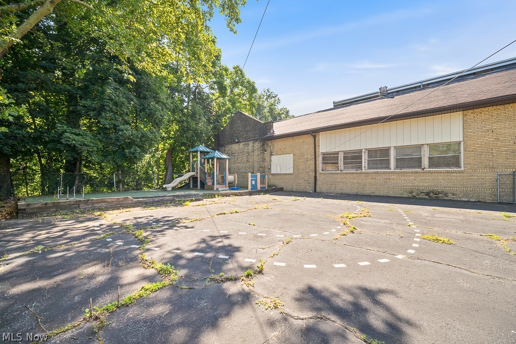 799 E 82nd Street Cleveland OH 44103