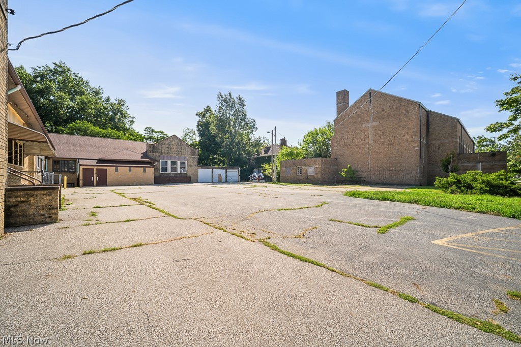 799 E 82nd Street Cleveland OH 44103