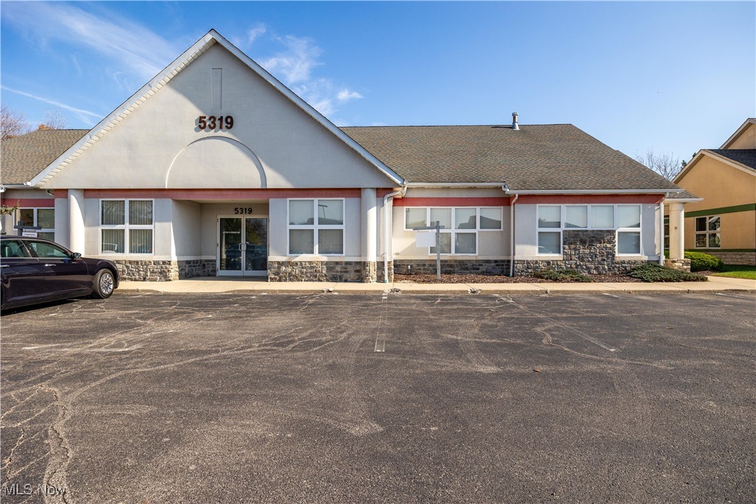 5319 Meadow Lane Court Sheffield Village OH 44035