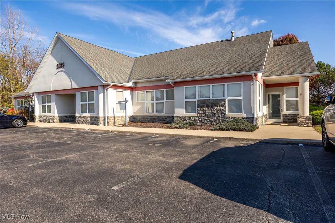 5319 Meadow Lane Court Sheffield Village OH 44035