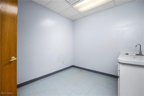 5319 Meadow Lane Court Sheffield Village OH 44035