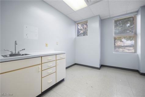 5319 Meadow Lane Court Sheffield Village OH 44035