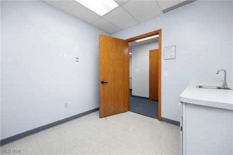 5319 Meadow Lane Court Sheffield Village OH 44035