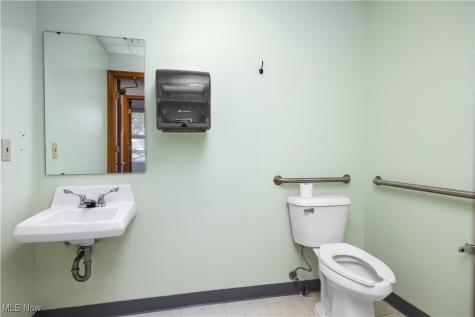 5319 Meadow Lane Court Sheffield Village OH 44035