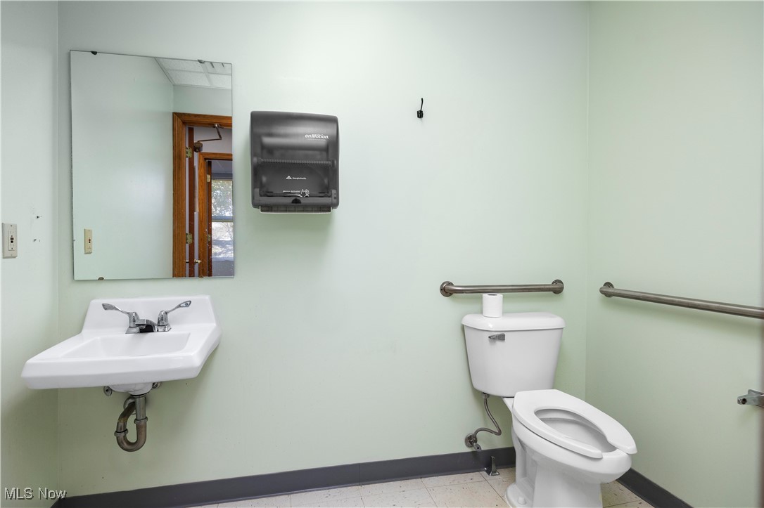 5319 Meadow Lane Court Sheffield Village OH 44035