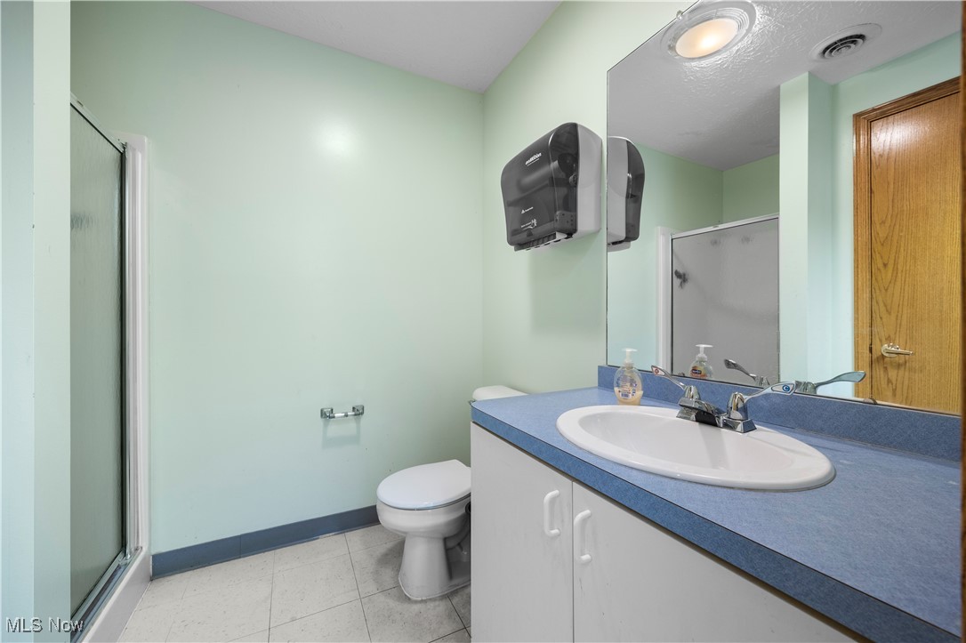 5319 Meadow Lane Court Sheffield Village OH 44035