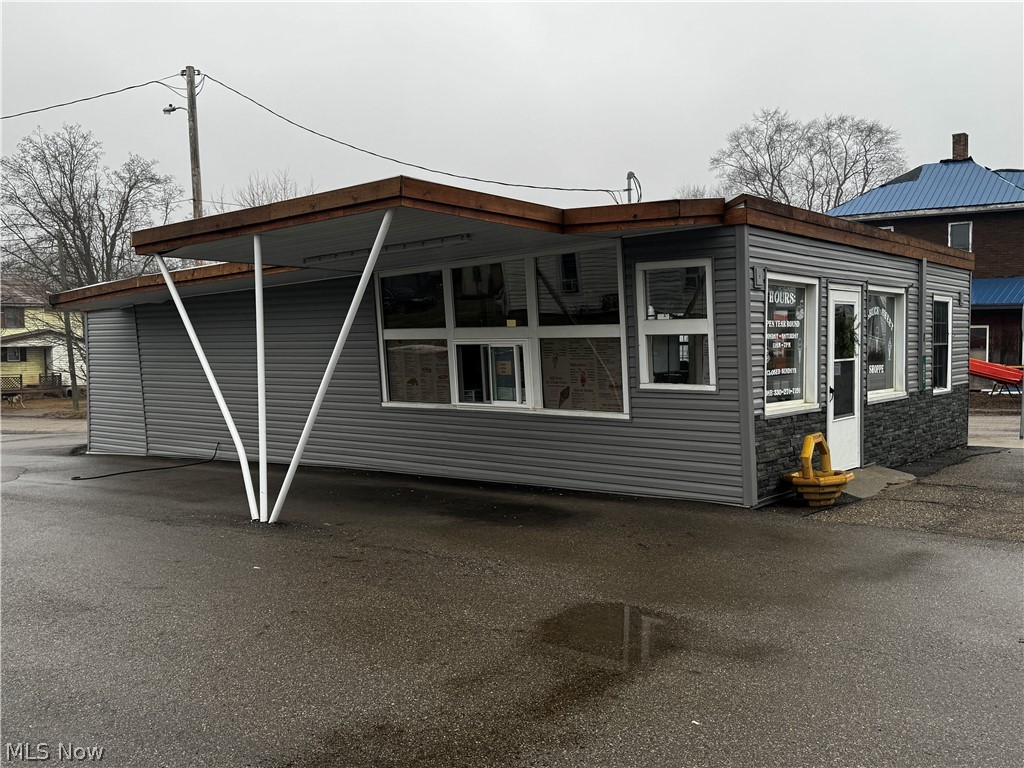 675 N Main Street Killbuck OH 44637