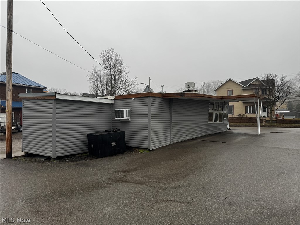 675 N Main Street Killbuck OH 44637
