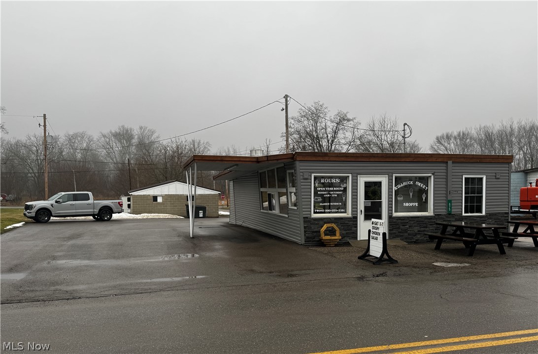 675 N Main Street Killbuck OH 44637