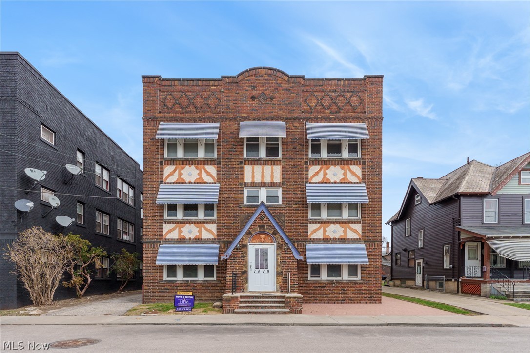 1419 Roycroft Avenue Lakewood OH 44107