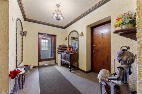 1419 Roycroft Avenue Lakewood OH 44107