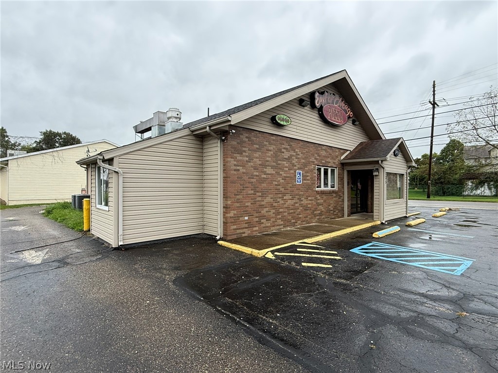 205 Commercial Avenue SE New Philadelphia OH 44663