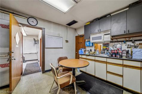 4310 Mayfield Road South Euclid OH 44121