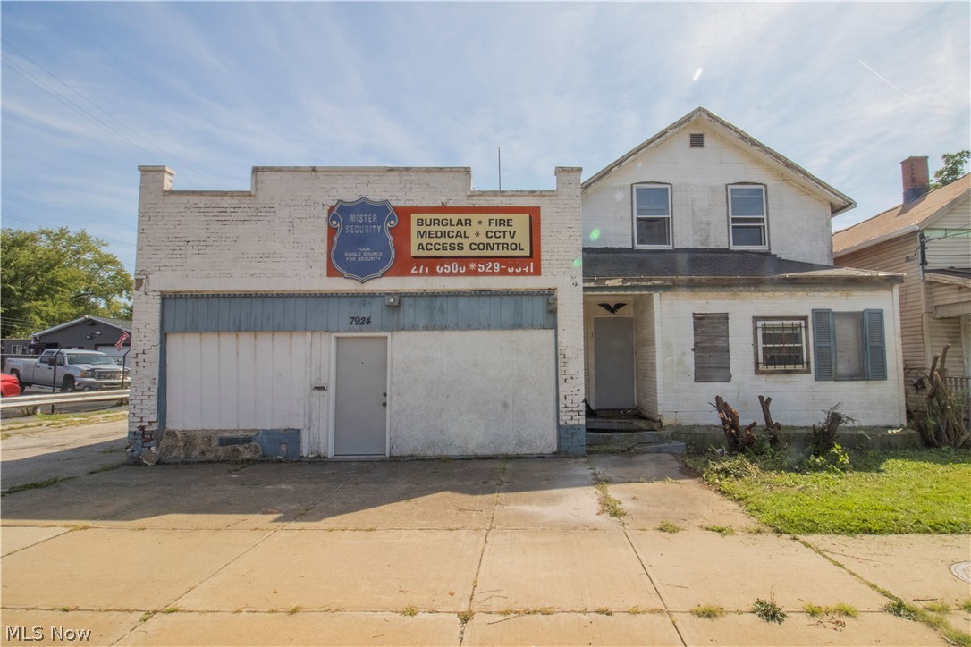 7924 Harvard Avenue Cleveland OH 44105