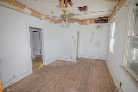 7924 Harvard Avenue Cleveland OH 44105