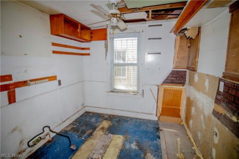 7924 Harvard Avenue Cleveland OH 44105