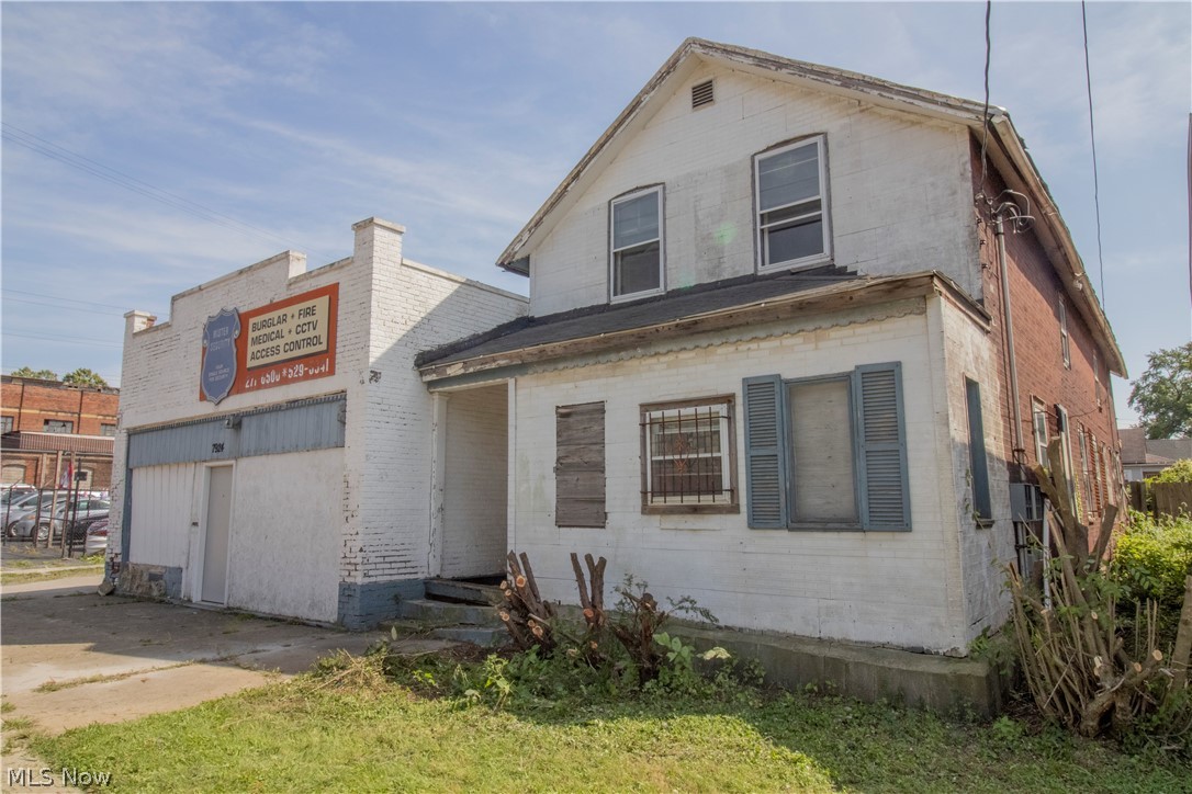 7924 Harvard Avenue Cleveland OH 44105