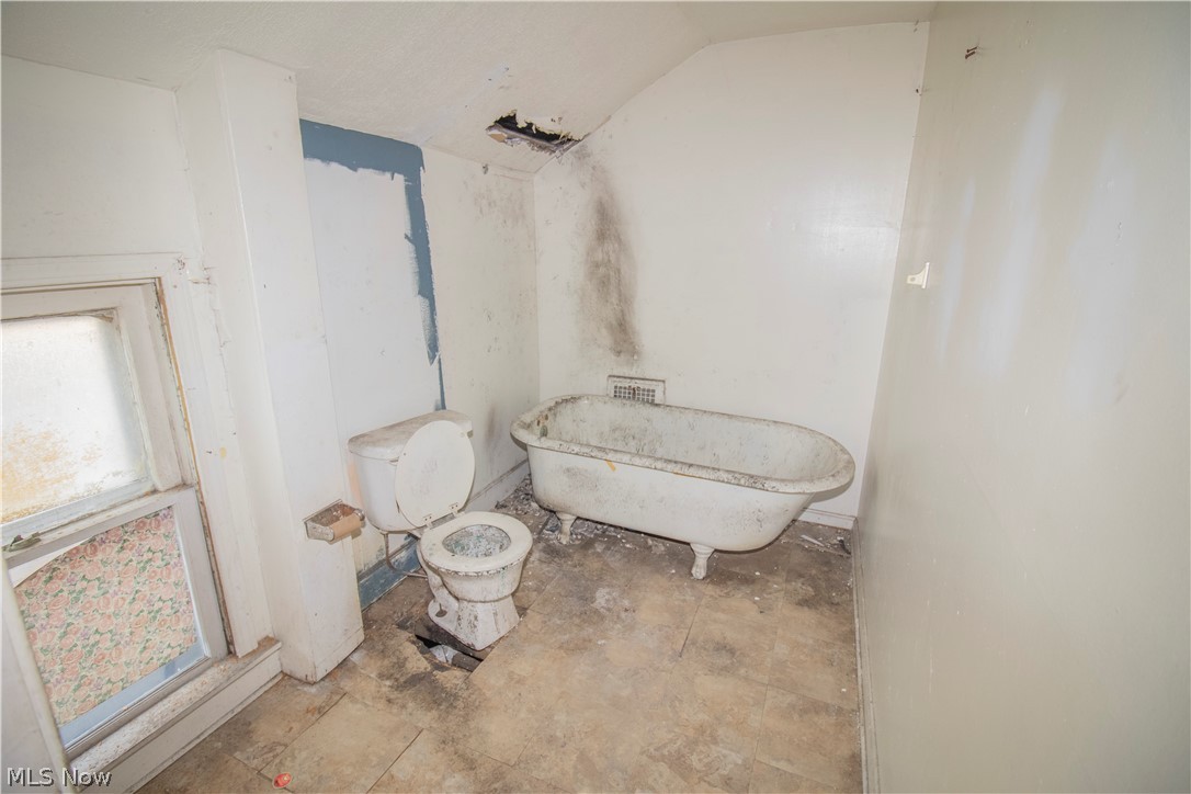 7924 Harvard Avenue Cleveland OH 44105
