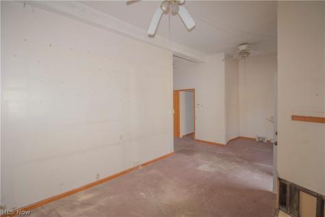 7924 Harvard Avenue Cleveland OH 44105