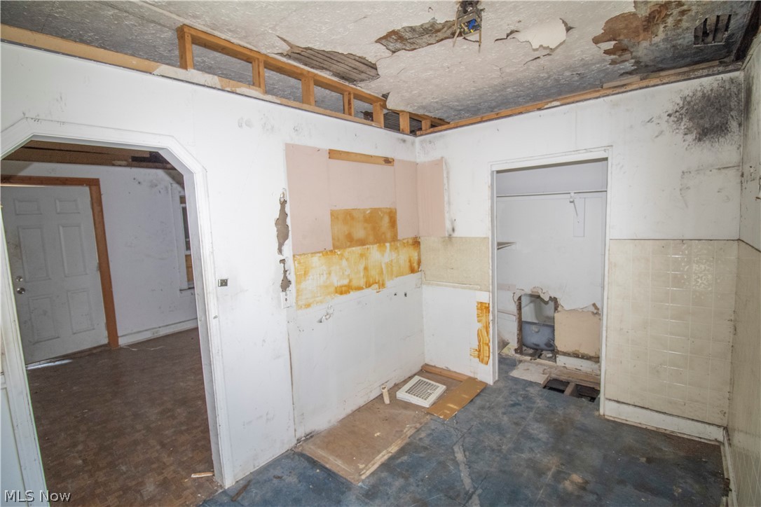 7924 Harvard Avenue Cleveland OH 44105