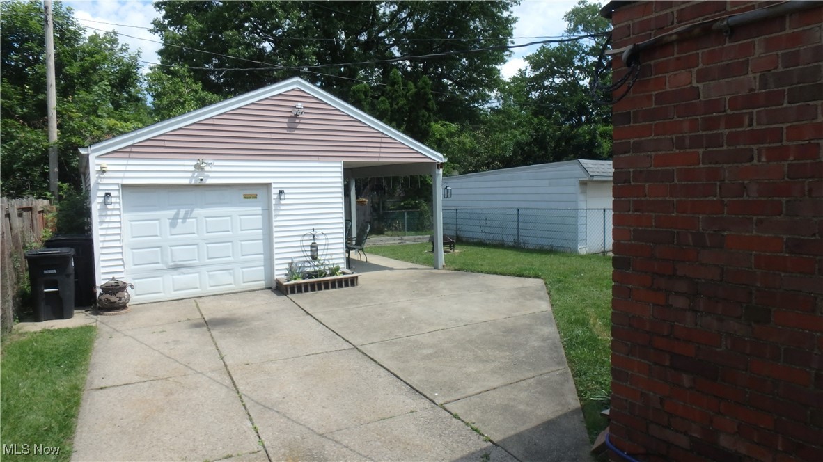 13517 Clifford Avenue Cleveland OH 44135