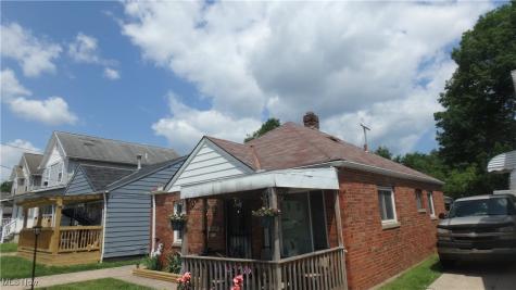 13517 Clifford Avenue Cleveland OH 44135