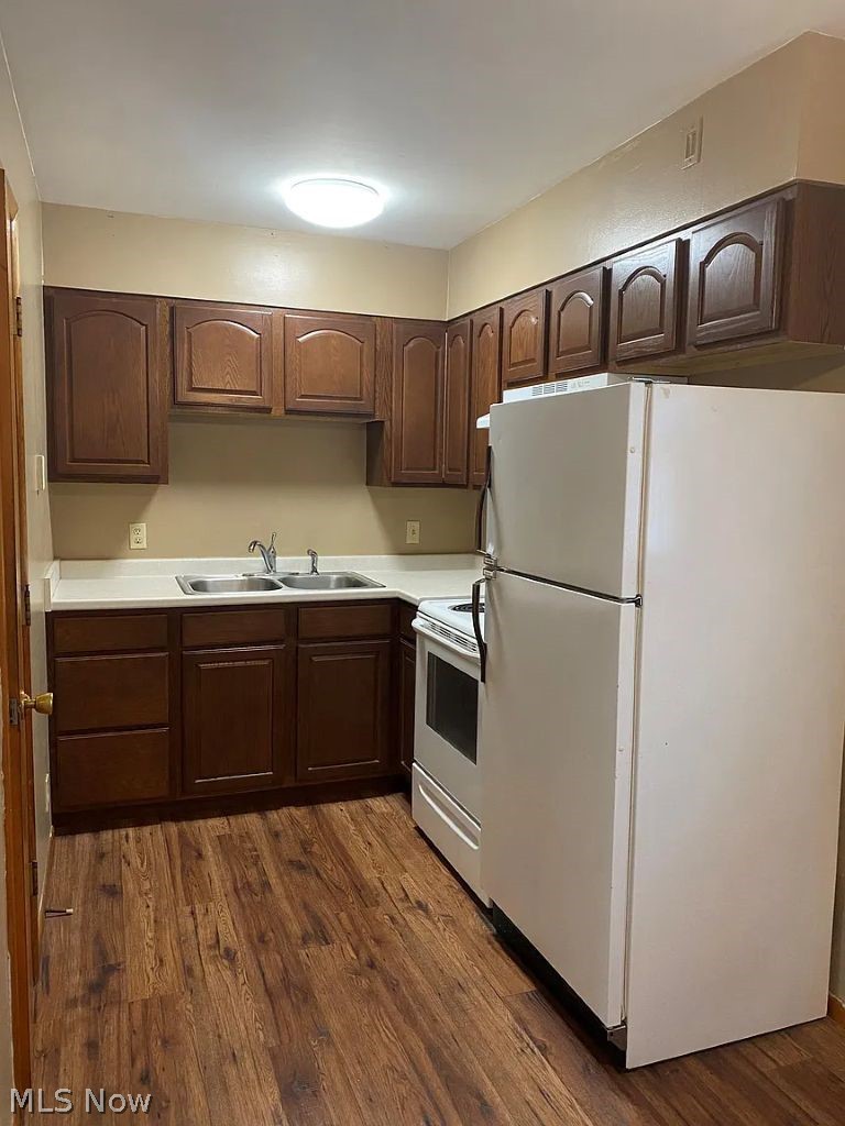 1941 & 1947 Creston Road Cambridge OH 43725