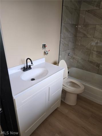 122 21st Street NW Barberton OH 44203